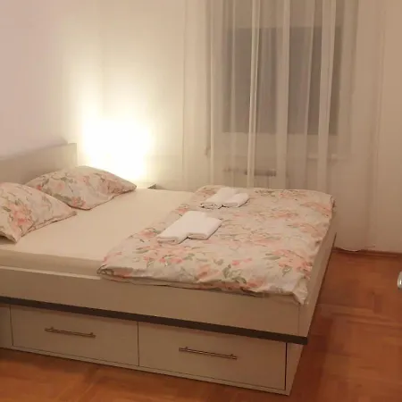 44, Sa Garazom, Mejdan بانيا لوكا