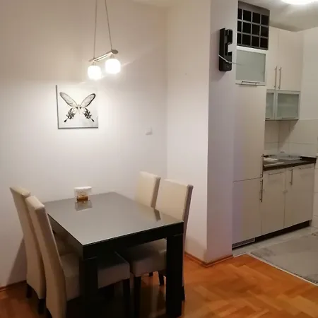 44, Sa Garazom, Mejdan * بانيا لوكا